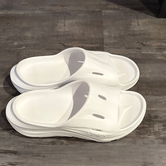 Hoka One One Aura Recovery Slide - Picture 1 of 3